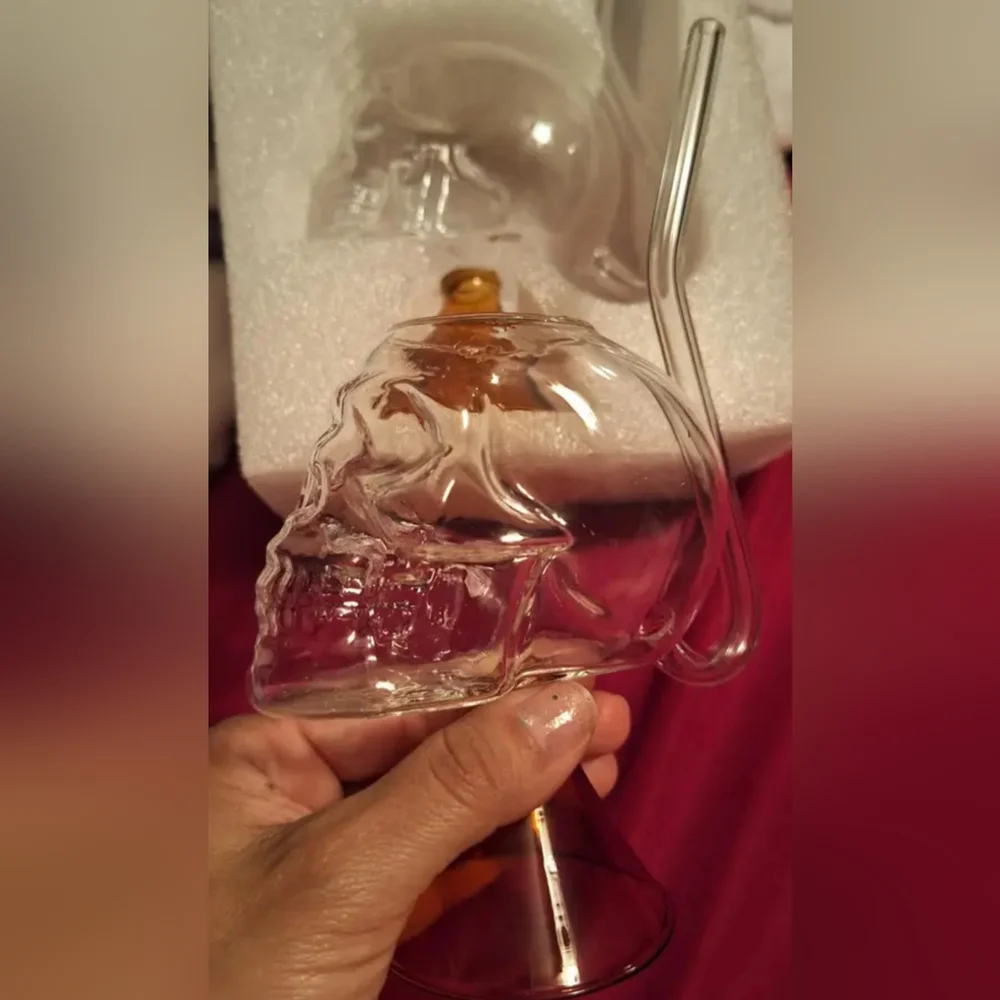 Vampire Skull Straw Glass